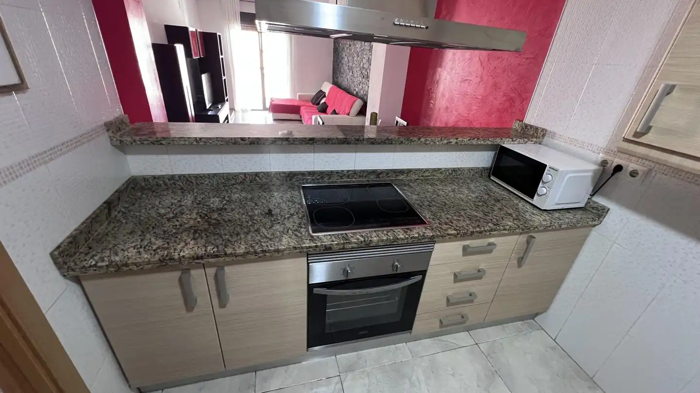 Cuina de Apartament en venda en Benicarló amb Aire condicionat, Terrassa i Moblat