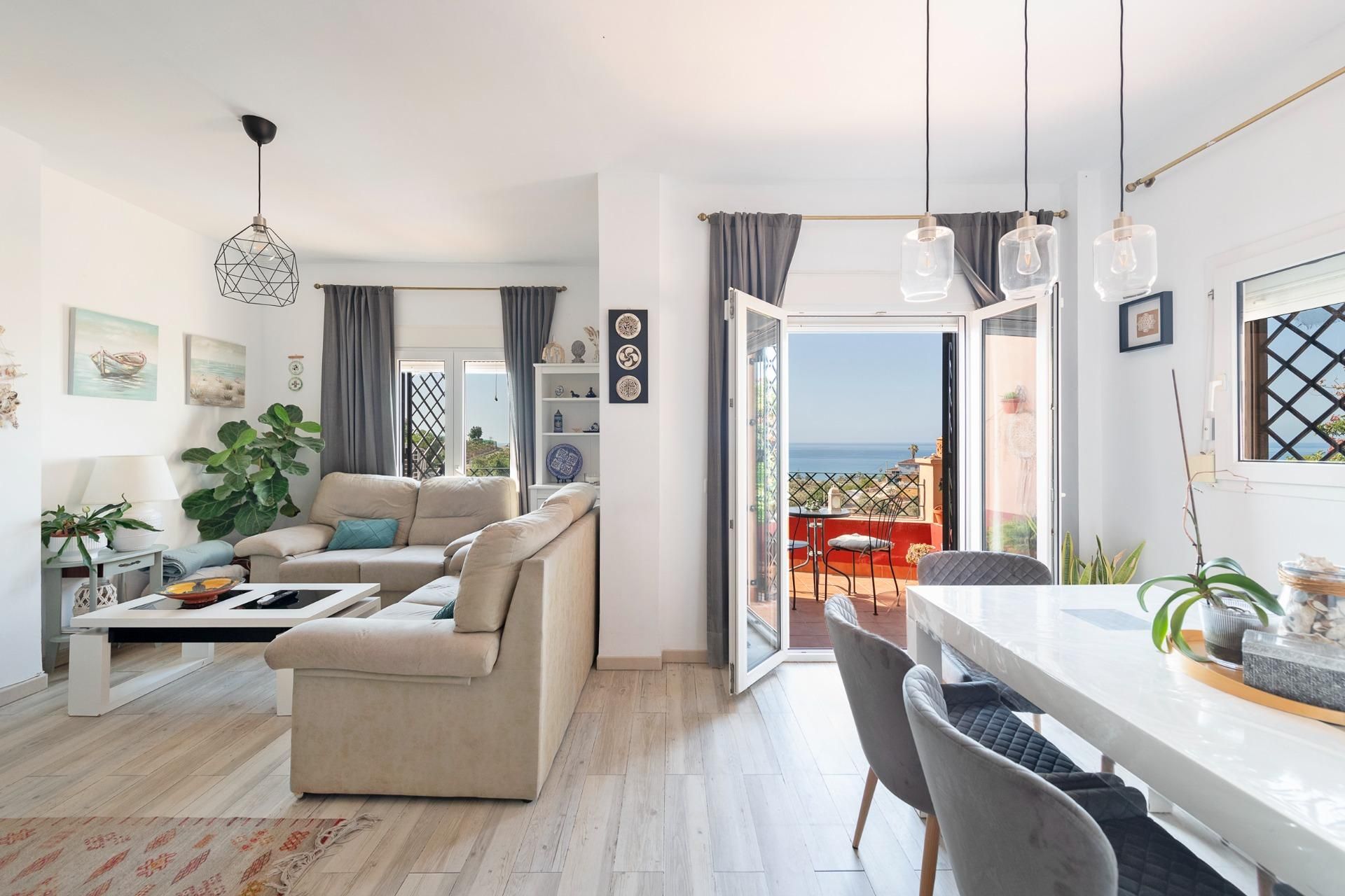 Living room of Single-family semi-detached for sale in Vélez-Málaga