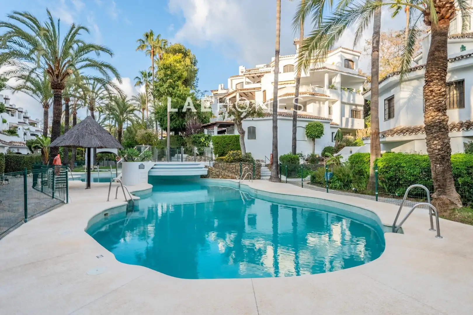 Exterior view of Attic for sale in Marbella  with Air Conditioner, Terrace and Community pool