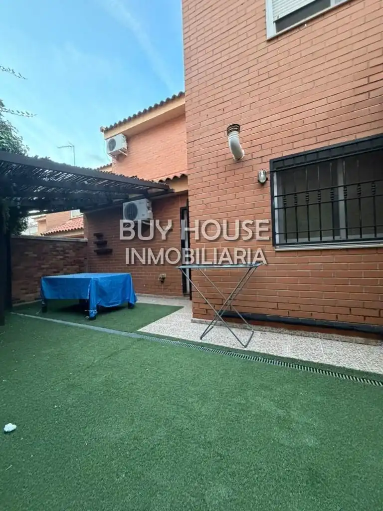 Casa a schiera in vendita a Recas