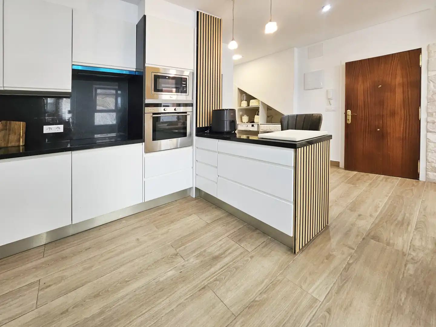 Cocina de Planta baja en venta en A Coruña Capital  con Calefacción, Amueblado y Horno