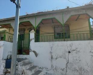 Exterior view of Single-family semi-detached for sale in Pinos Puente