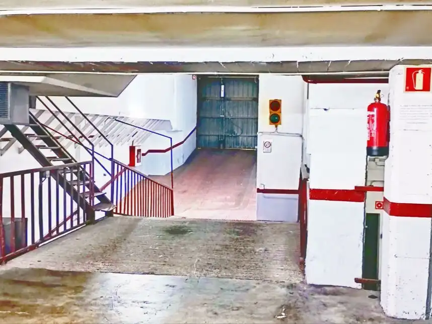 Einzelparkplatz zur Miete in Carrer de Joan Güell 134, imagen 5