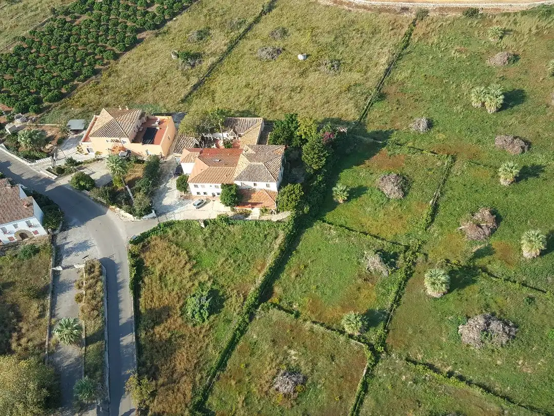 Casa rústica con jardín en venta en cv 735 16