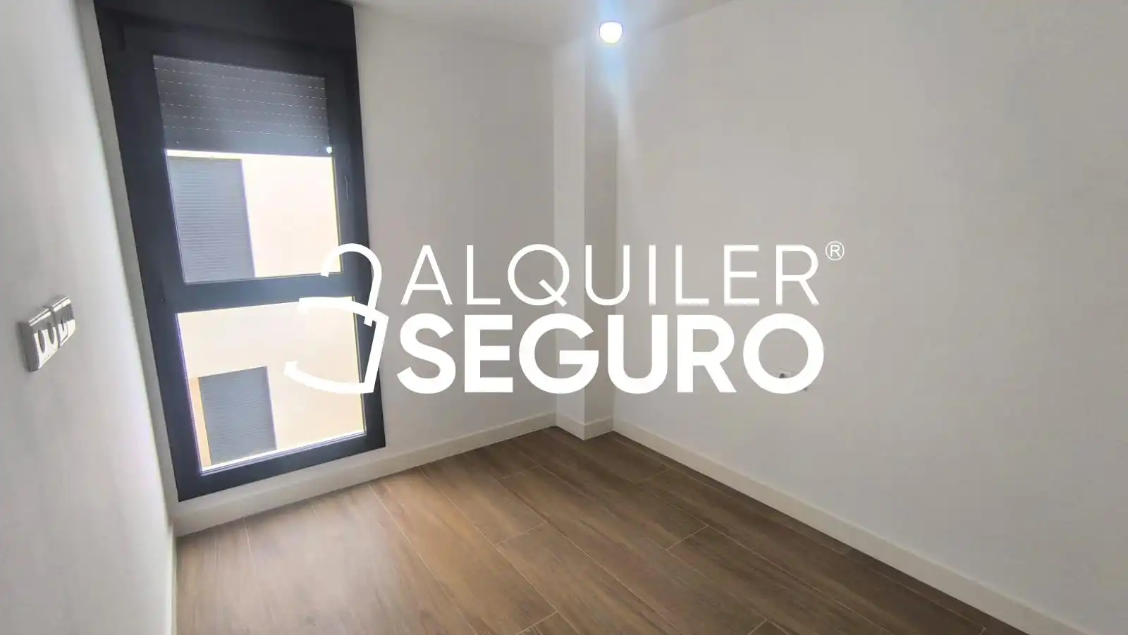 Dormitori de Àtic de lloguer en Sevilla amb Aire condicionat, Calefacció i Piscina