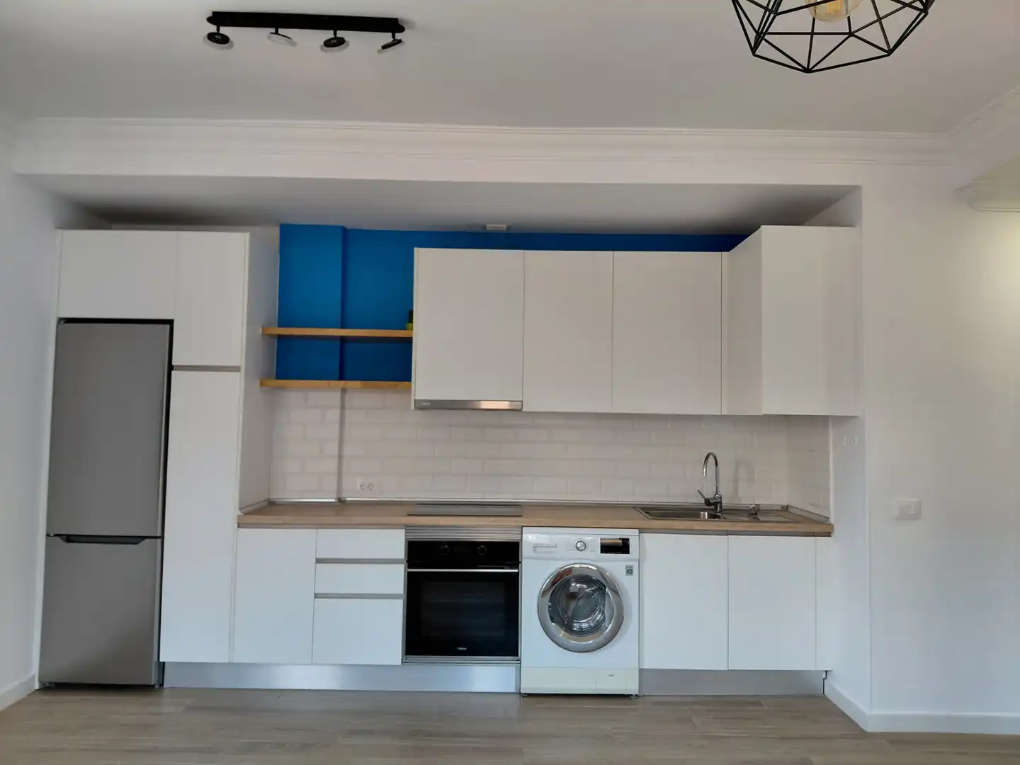 Kitchen of Flat for rent in Las Palmas de Gran Canaria  with Parquet flooring, Oven and Washing machine