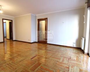 Living room of Flat for sale in Vigo   with Heating, Parquet flooring and Terrace