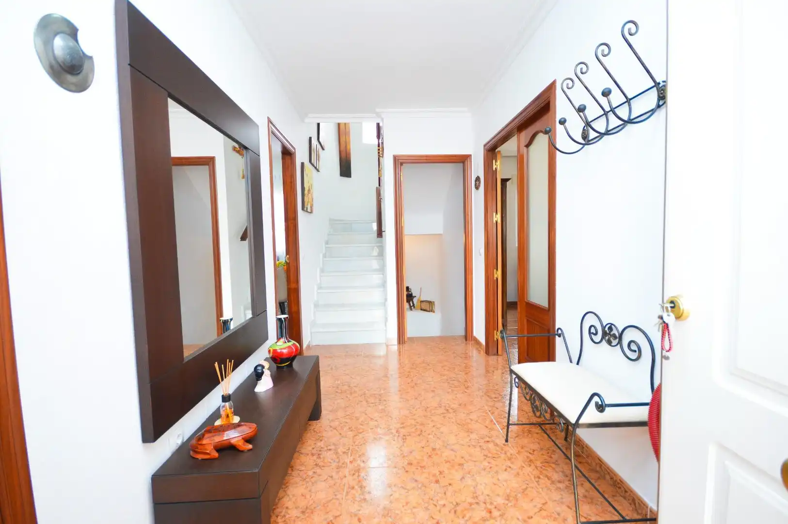 Casa con jardín en venta en Calle Calle Aneto 14, imagen 3