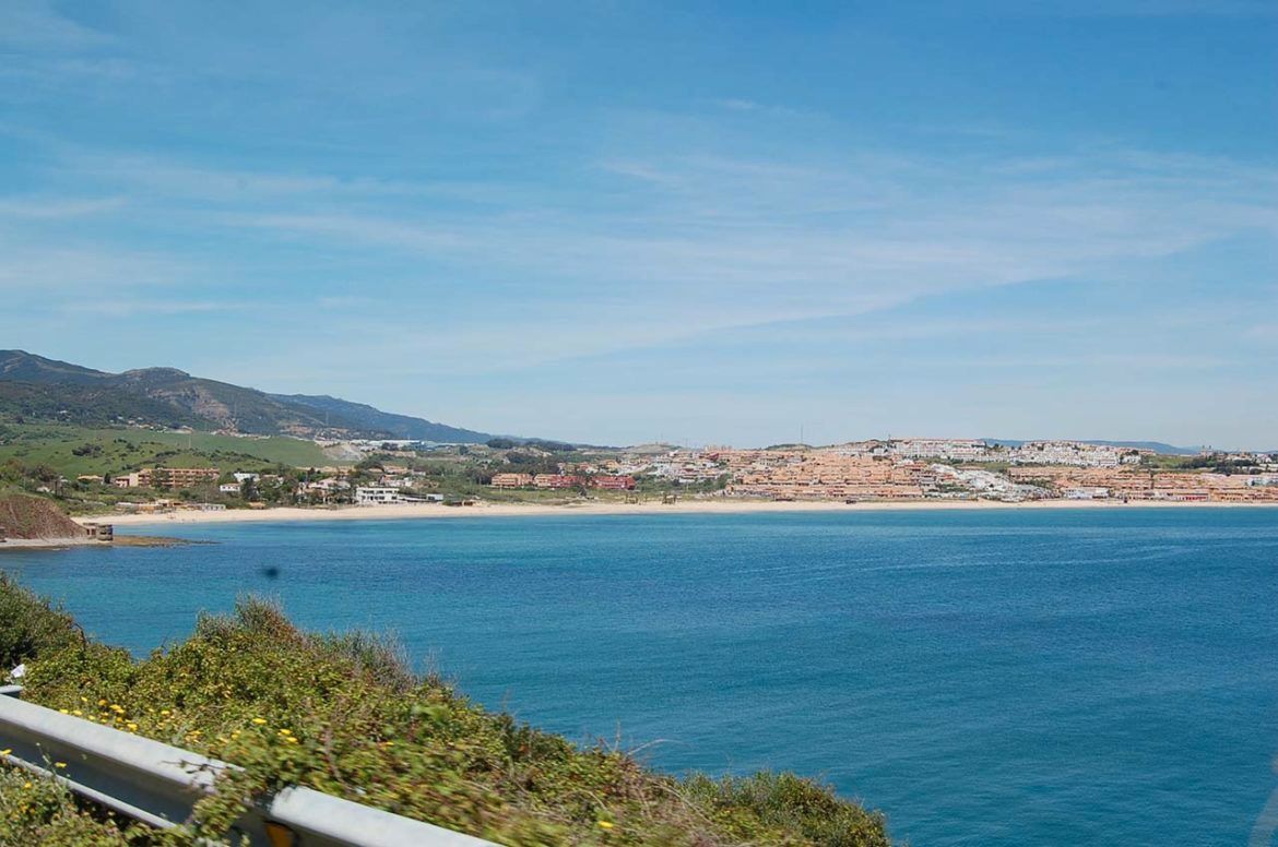 Vista exterior de Casa o xalet de lloguer en Algeciras amb Calefacció, Moblat i Forn