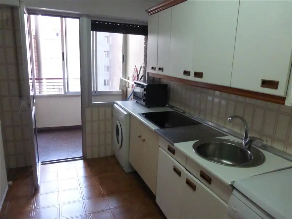 Cocina de Piso de alquiler en  Pamplona / Iruña con Calefacción y Amueblado