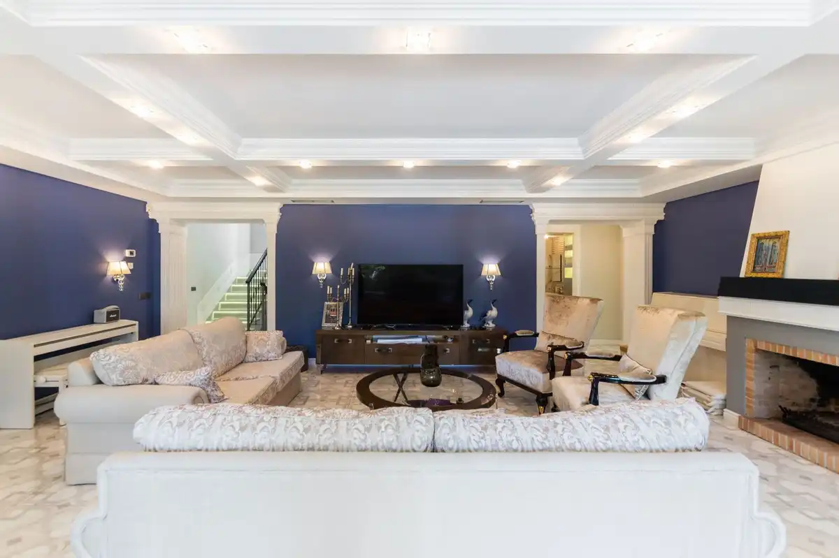 Sala de estar de Casa o chalet de alquiler en Marbella con Aire acondicionado, Jardín privado y Piscina