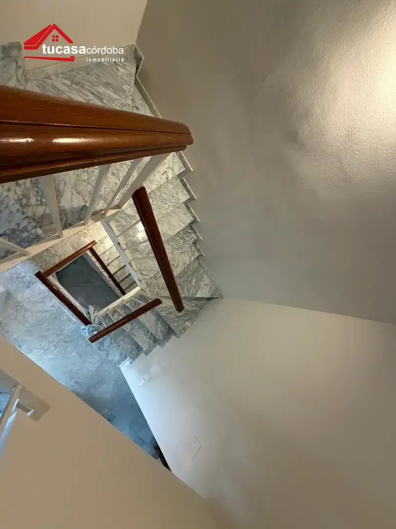Casa adosada en venda en Córdoba amb Aire condicionat i Terrassa