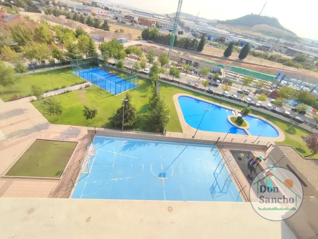 Swimming pool of Attic for sale in Valladolid  with Air Conditioner, Heating and Terrace