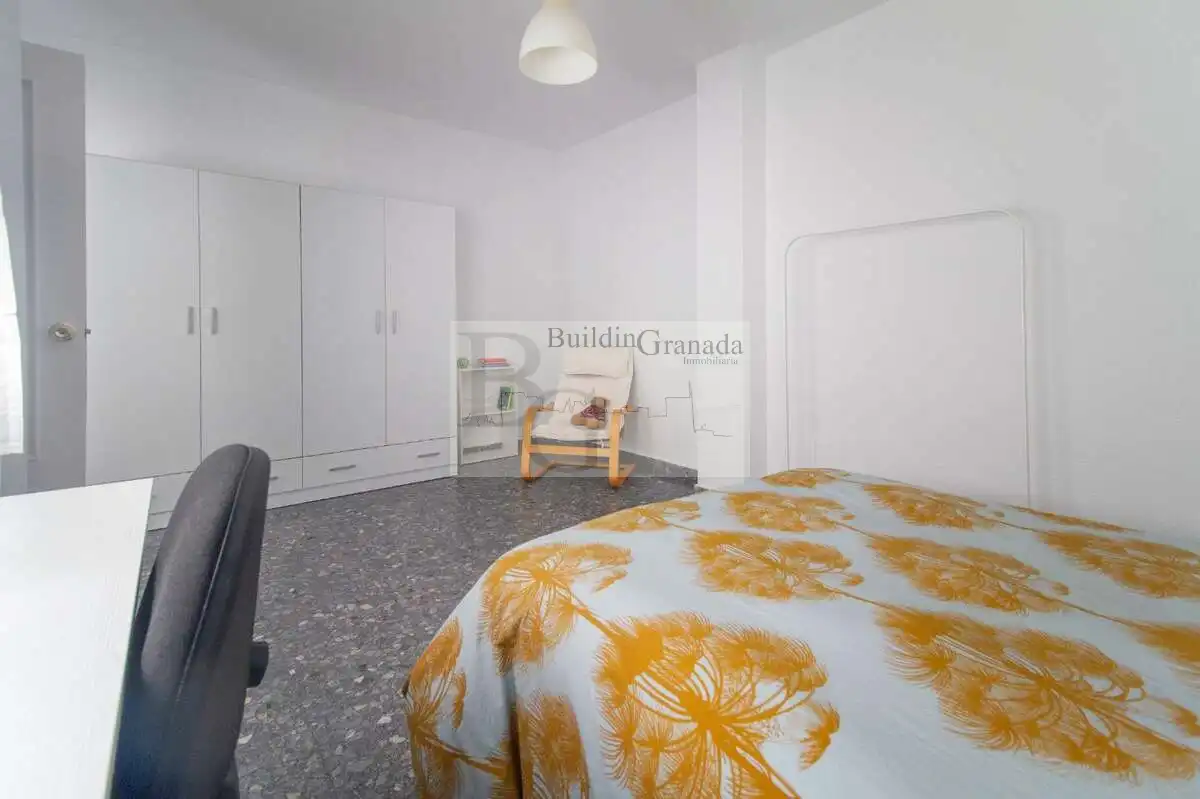 Habitación de Piso de alquiler en Granada con Calefacción, Terraza y Amueblado