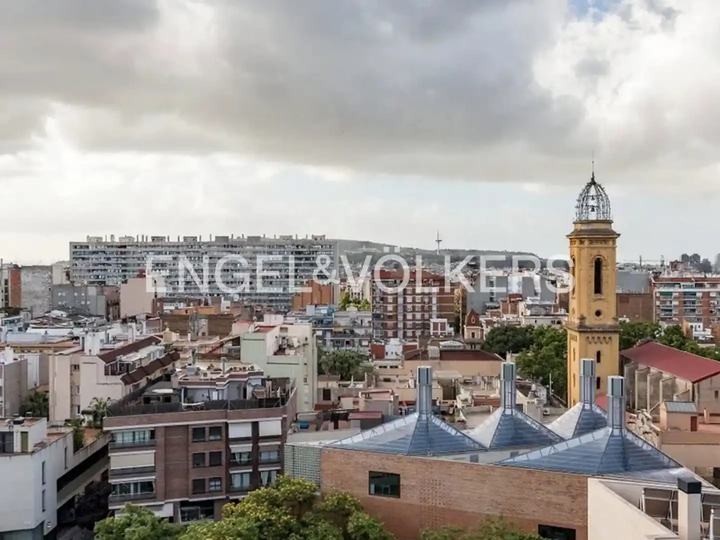 Vista exterior de Casa o xalet en venda en Barcelona amb Aire condicionat, Calefacció i Terrassa