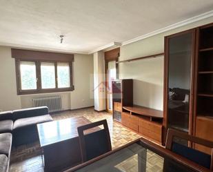 Sala d'estar de Pis en venda en Cuenca Capital amb Calefacció, Parquet i Terrassa