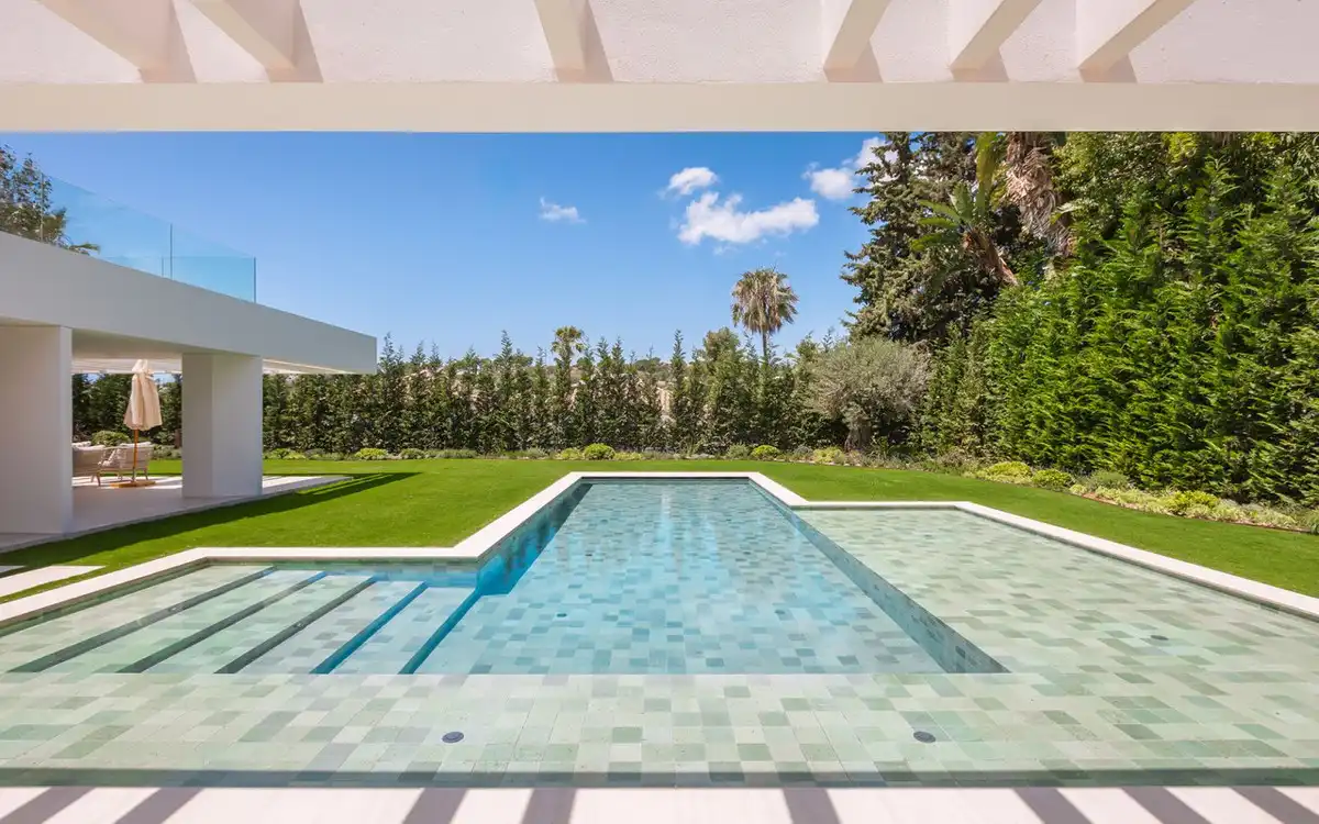 Detached house with pool for sale in Nueva Andalucía, imagen 13