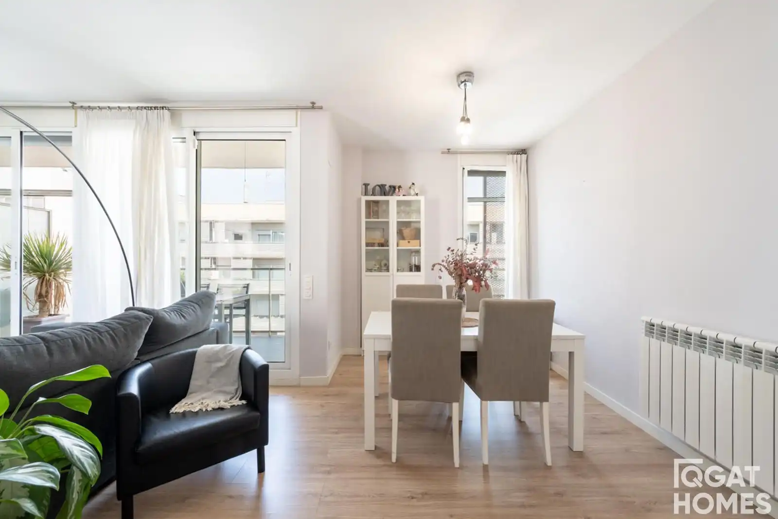 Living room of Attic for sale in Sant Cugat del Vallès  with Air Conditioner, Heating and Storage room