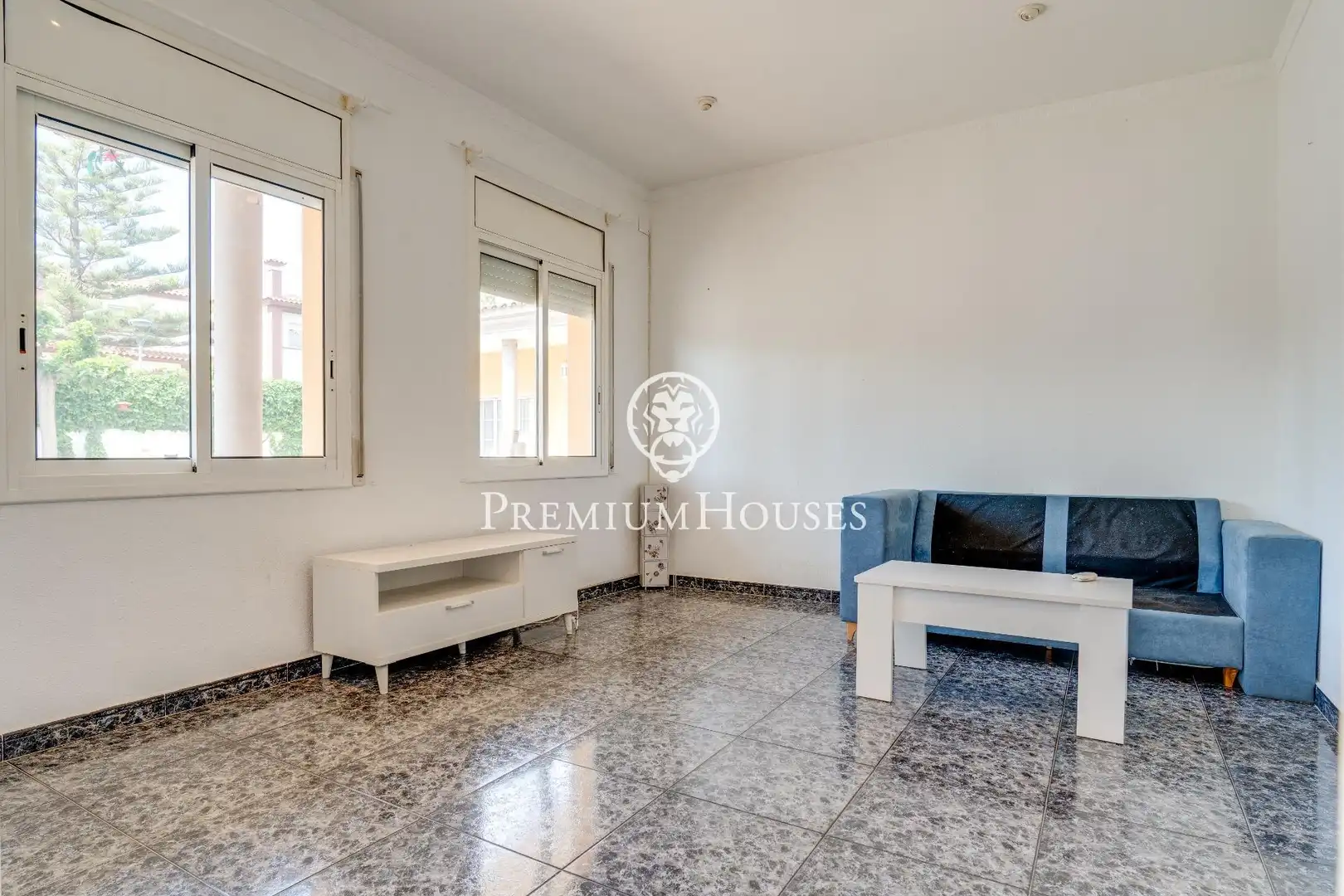 Sala de estar de Casa o chalet en venta en Vilanova i la Geltrú con Aire acondicionado, Calefacción y Jardín privado