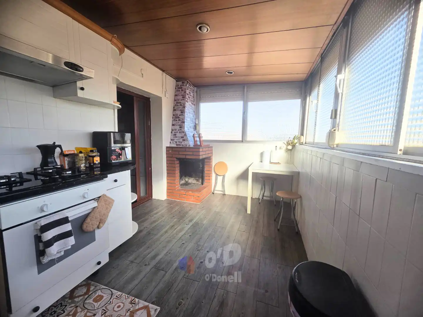 Cocina de Ático en venta en Sant Boi de Llobregat con Aire acondicionado, Terraza y Horno
