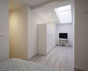 Bedroom of Flat to share in  Madrid Capital  with Air Conditioner and Terrace