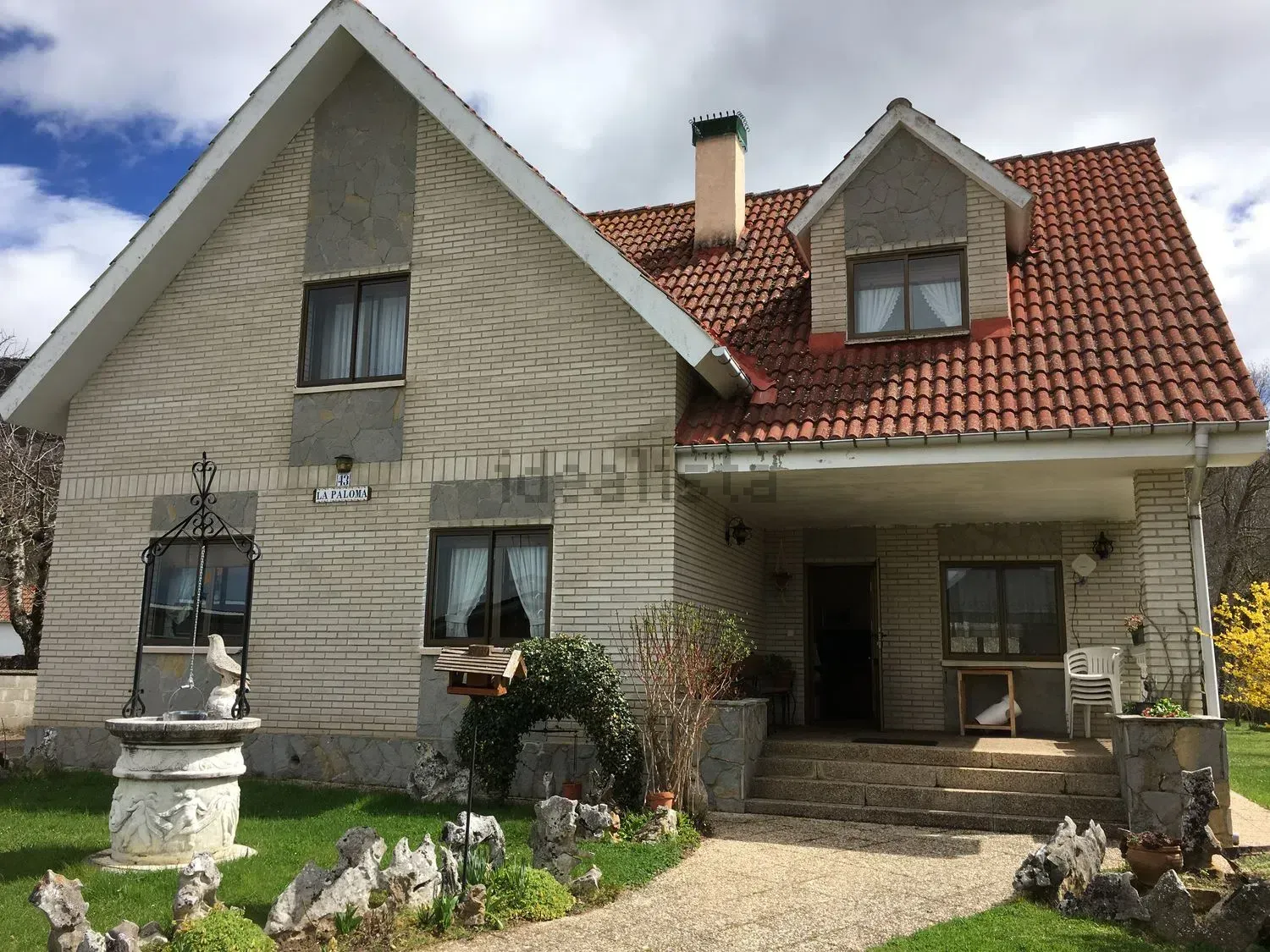 Exterior view of House or chalet for sale in Merindad de Montija  with Heating and Furnished