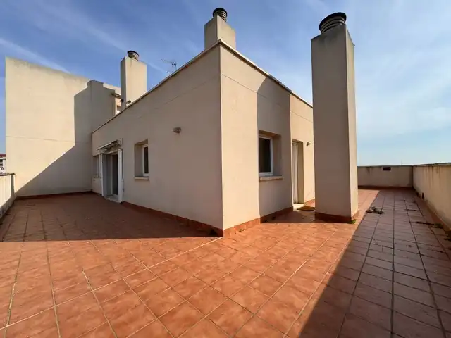 Außenansicht von Dachboden zum Verkauf in Paterna mit Parkett, Terrasse und Ofen