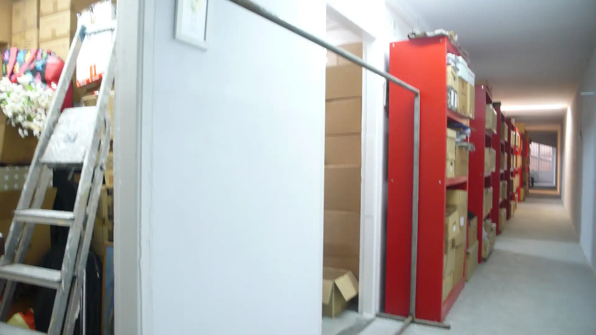Local comercial en venda a Carrer de Galileu, imagen 3