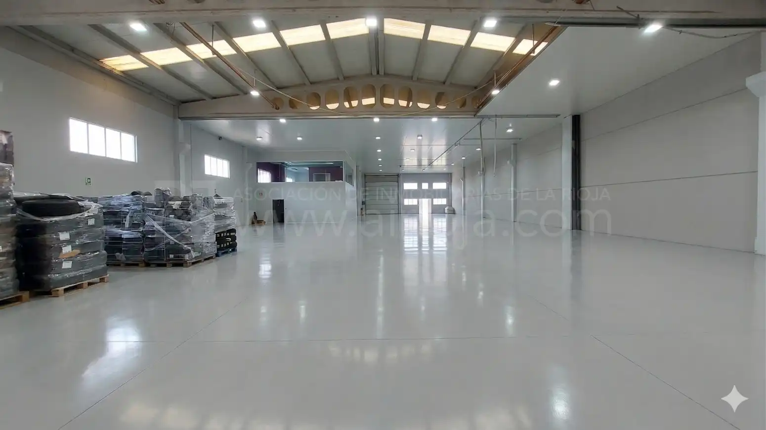 Industrial building for sale in Albelda de Iregua - Avenida La Yasa, imagen 2