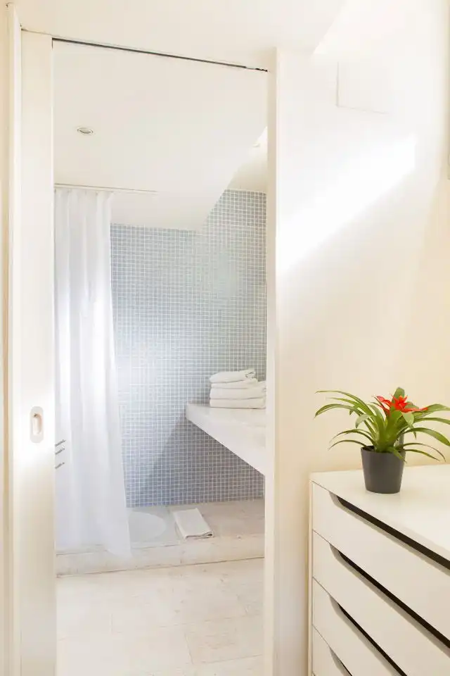 Bathroom of Apartments for rent in Girona  with Air Conditioner, Furnished and Oven