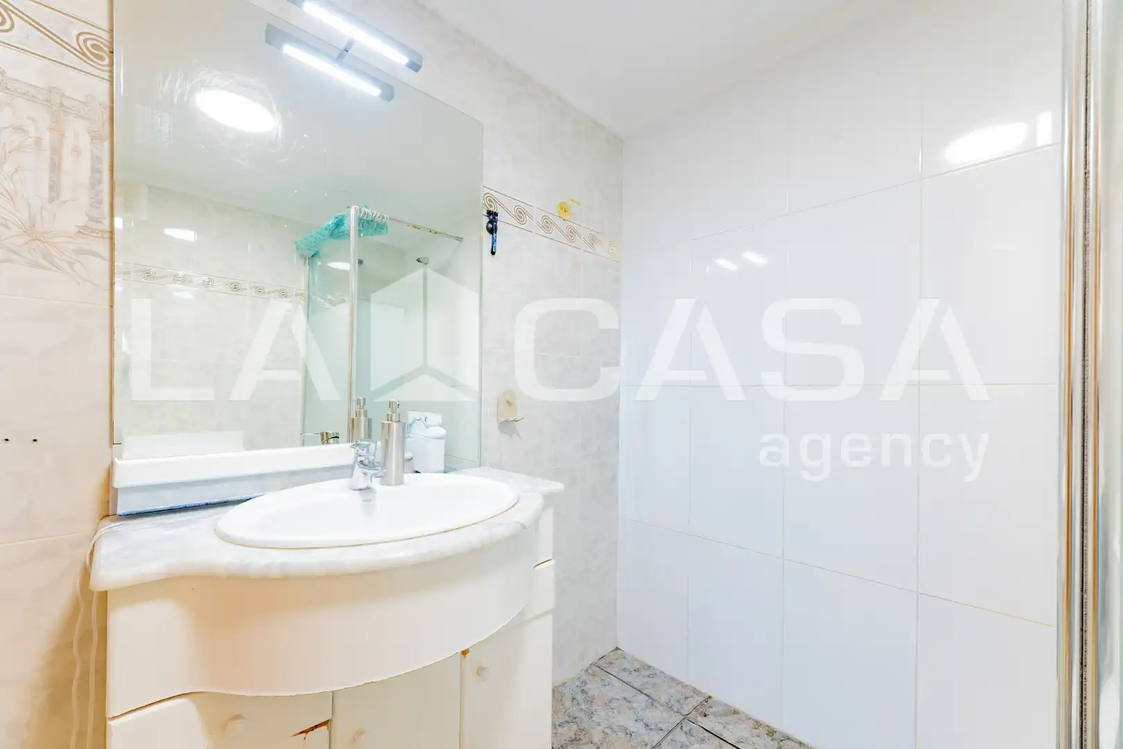 Wohnung zur Miete in Valencia mit Klimaanlage, Möbliert und Balkon