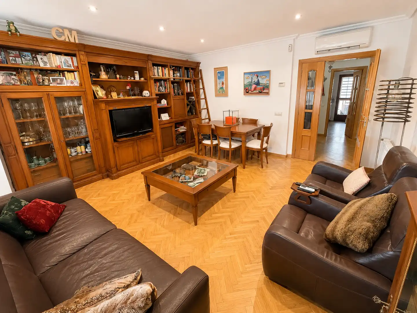 Living room of Flat for sale in Alcorcón  with Air Conditioner, Heating and Parquet flooring