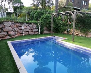 Swimming pool of Single-family semi-detached for sale in Castellar del Vallès  with Air Conditioner, Terrace and Swimming Pool