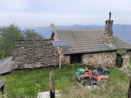 Vista exterior de Finca rústica en venda en Aller amb Moblat