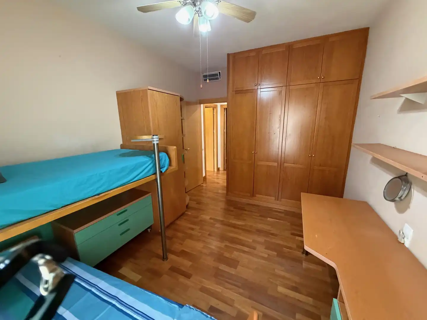 Schlafzimmer von Wohnung zum Verkauf in Almería mit Klimaanlage, Parkett und Möbliert