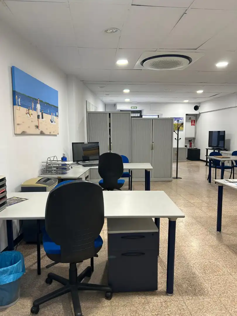 Locale commerciale in cessione a Passeig Maragall
