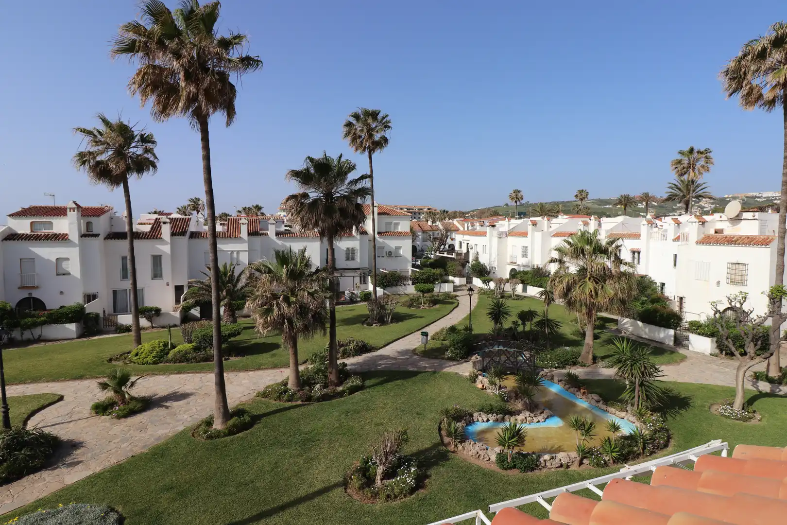 Vista exterior de Casa adosada en venta en Casares con Terraza, Amueblado y Alarma
