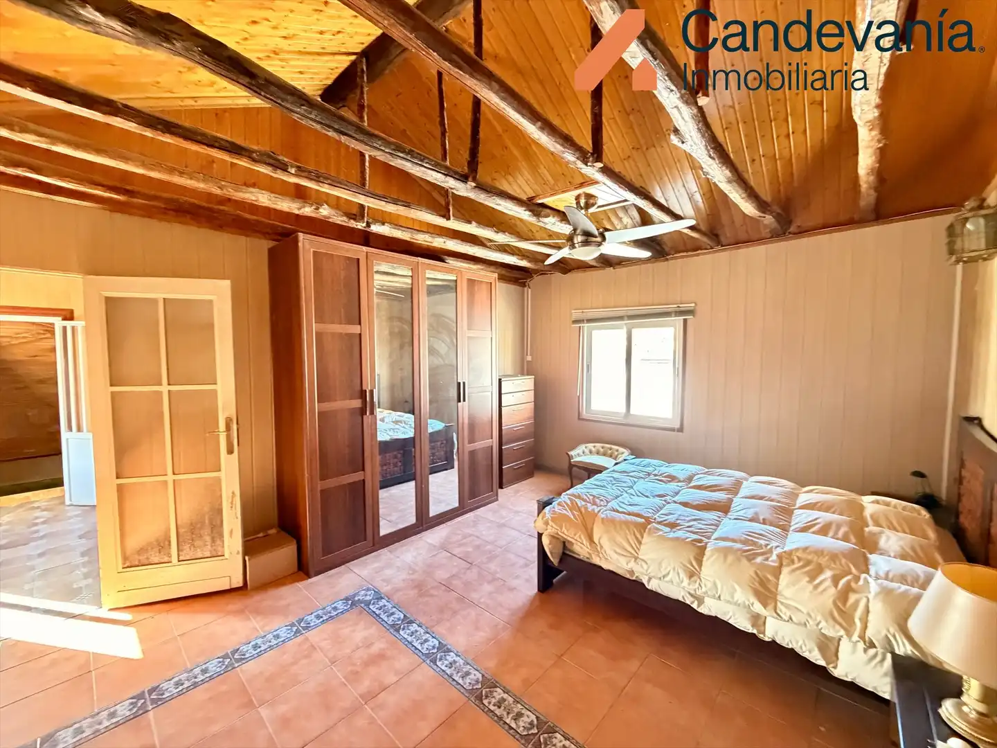 Habitación de Casa o chalet en venta en Gurrea de Gállego con Calefacción y Jardín privado