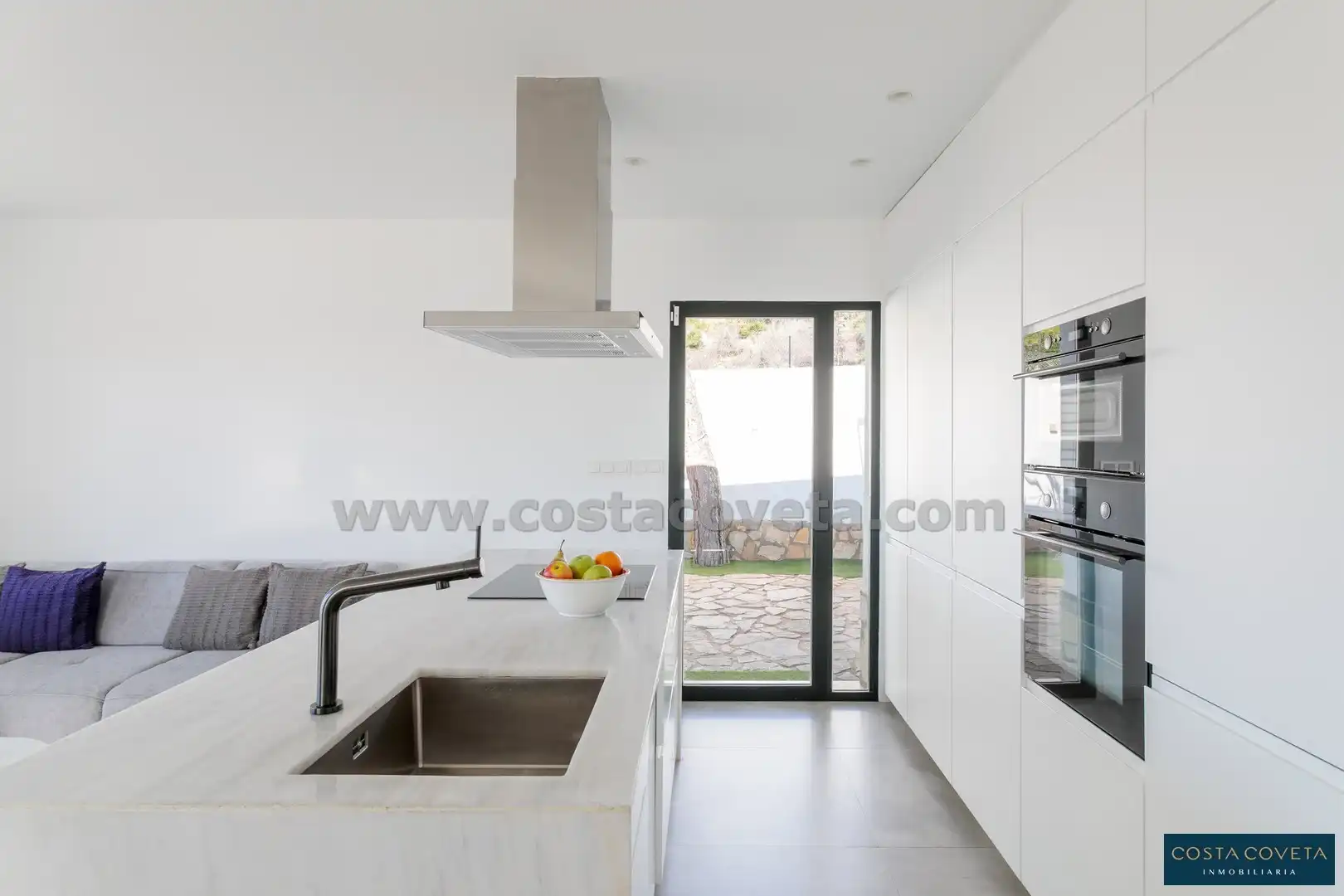 Cuina de Casa o xalet en venda en El Campello amb Aire condicionat, Jardí privat i Terrassa