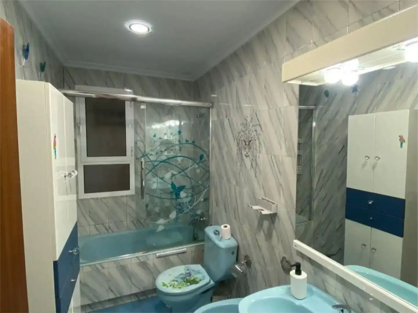 Bathroom of Flat for rent in Elda  with Furnished and Balcony