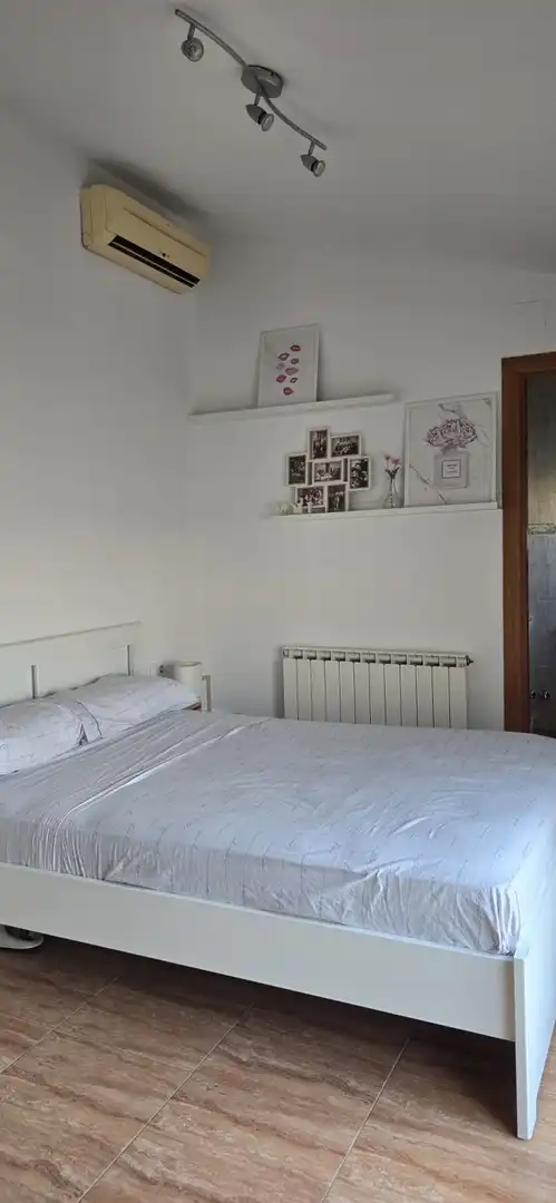 Dormitori de Pis en venda en Terrassa amb Aire condicionat, Calefacció i Terrassa