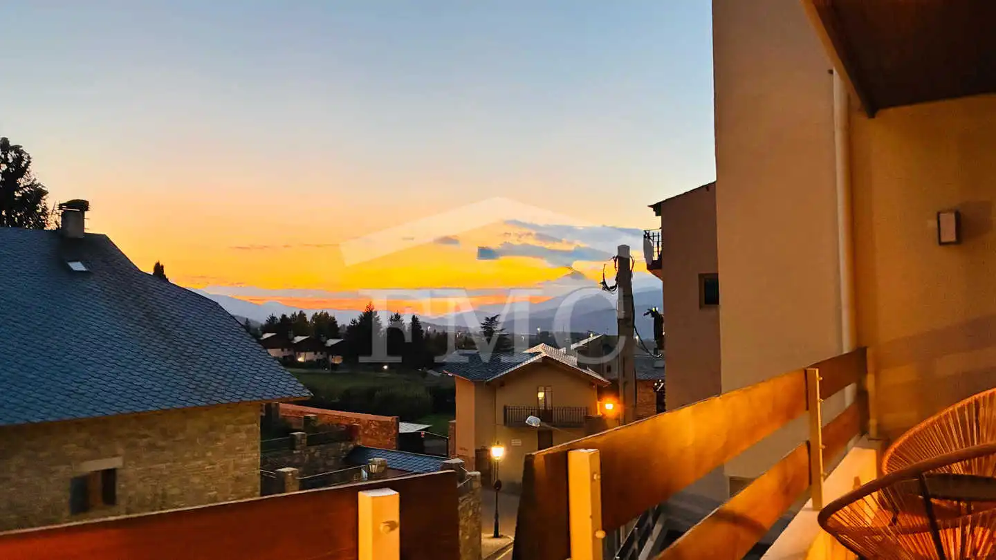 Terrasse von Wohnungen zur Miete in Alp mit Heizung, Parkett und Terrasse