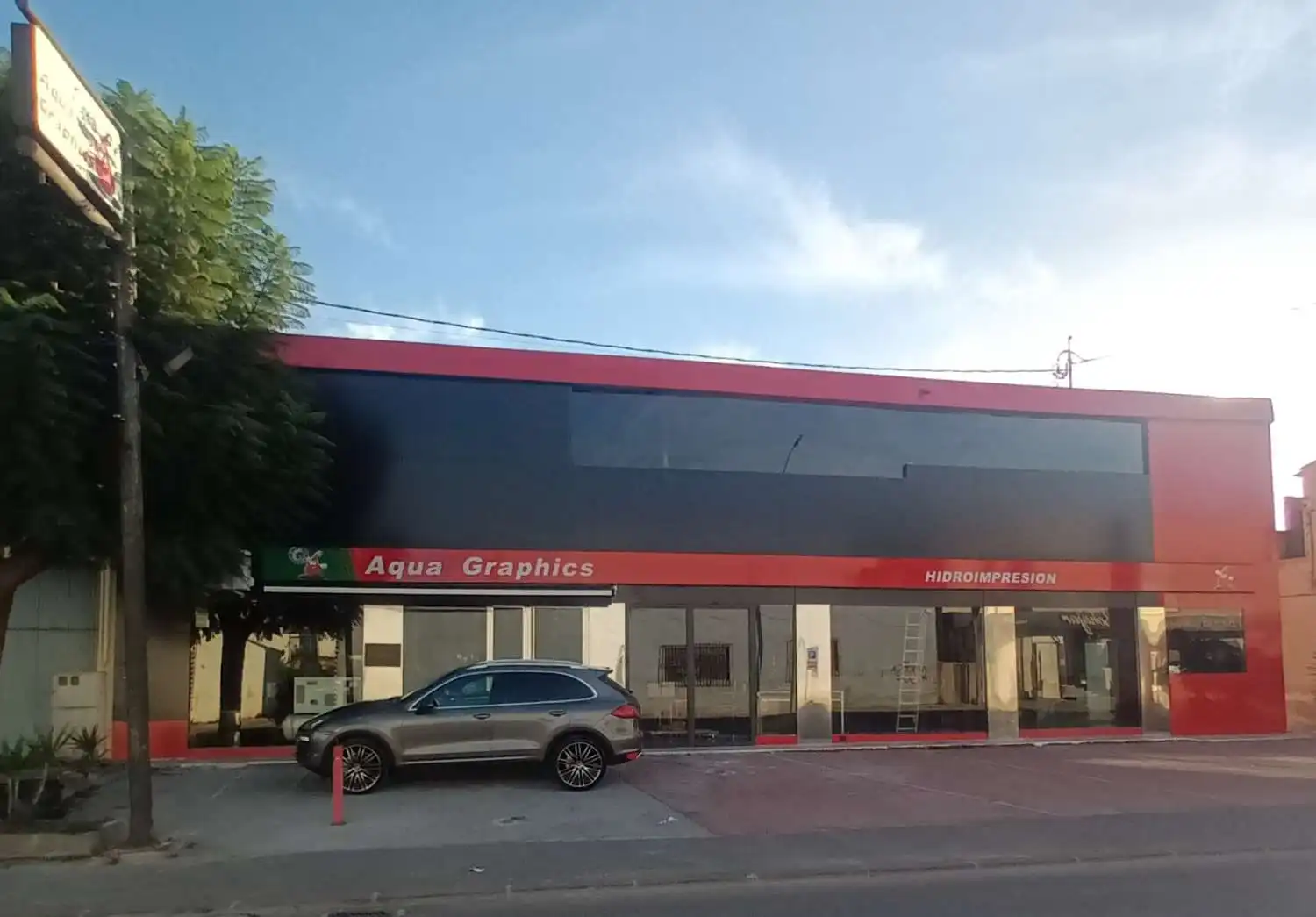 Vista exterior de Local en venda en Murcia amb Aire condicionat