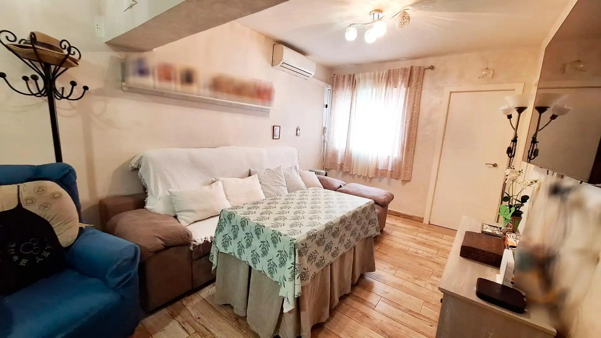 Living room of Flat for sale in Córdoba  with Air Conditioner, Heating and Furnished