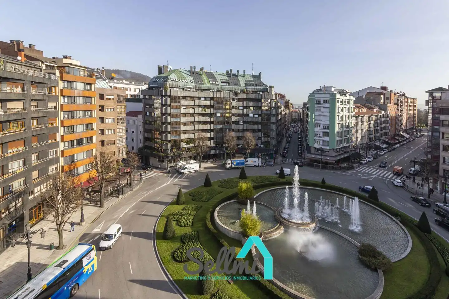 Vista exterior de Dúplex en venda en Oviedo  amb Calefacció i Parquet