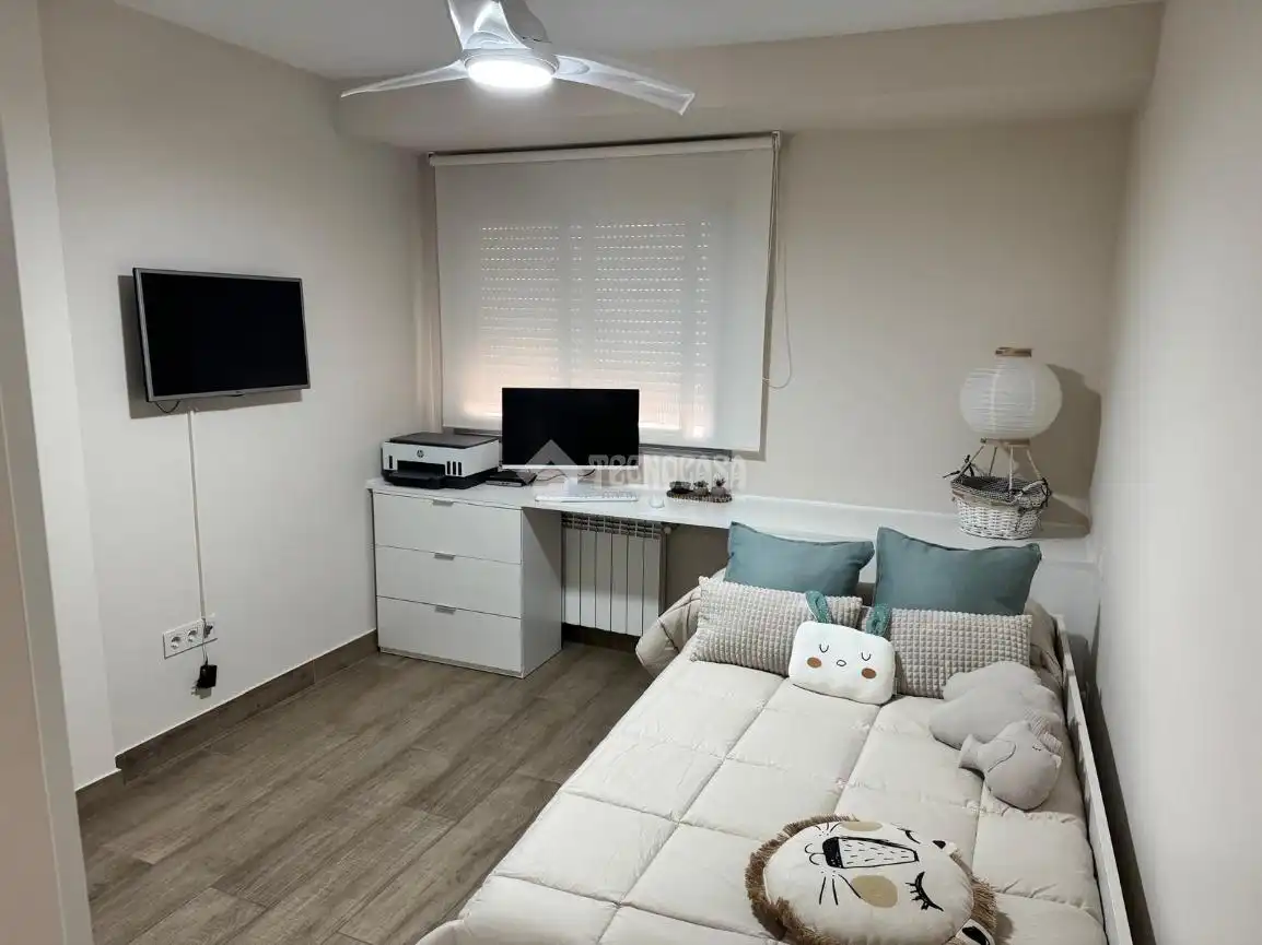 Habitación de Piso en venta en Valdepeñas con Aire acondicionado, Calefacción y Trastero