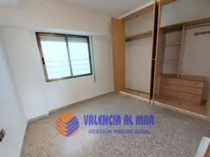 Habitación de Piso en venta en Valencia con Aire acondicionado, Horno y Balcón