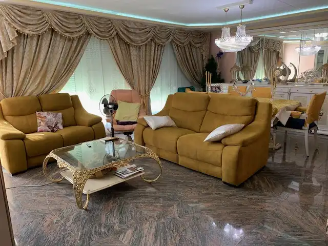 Sala de estar de Edificio en venta en Cerdanyola del Vallès