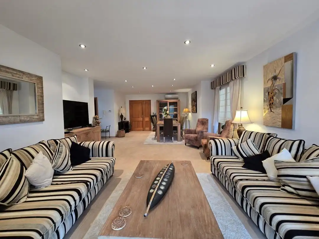 Villa con piscina in vendita a Avenida CAVALL BERNAT 9, imagen 4