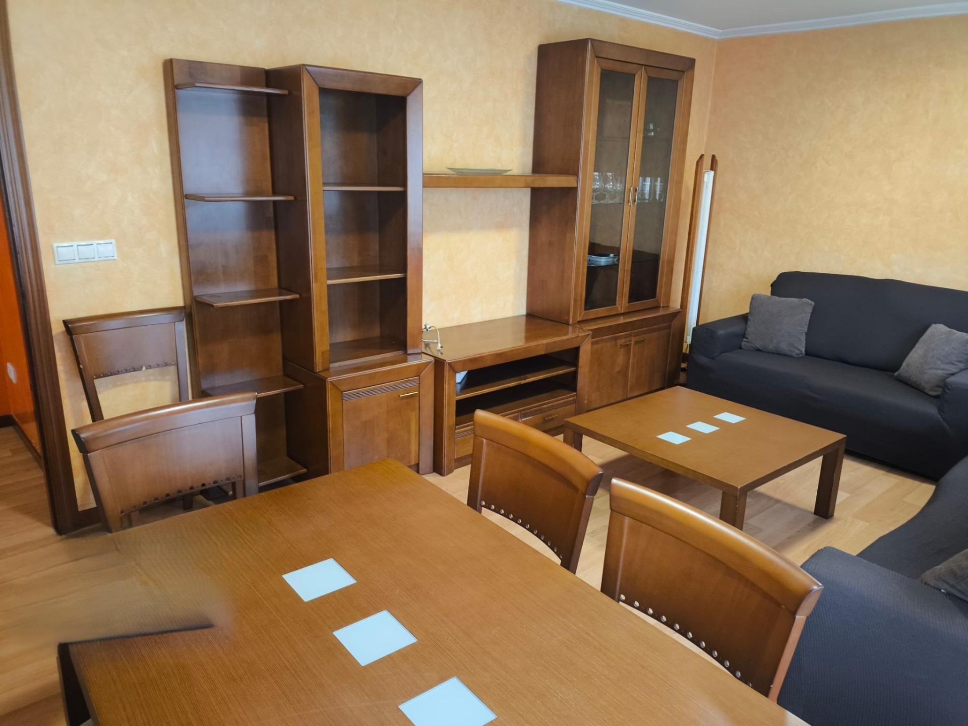 Sala de estar de Piso de alquiler en Carballo con Calefacción, Trastero y Balcón